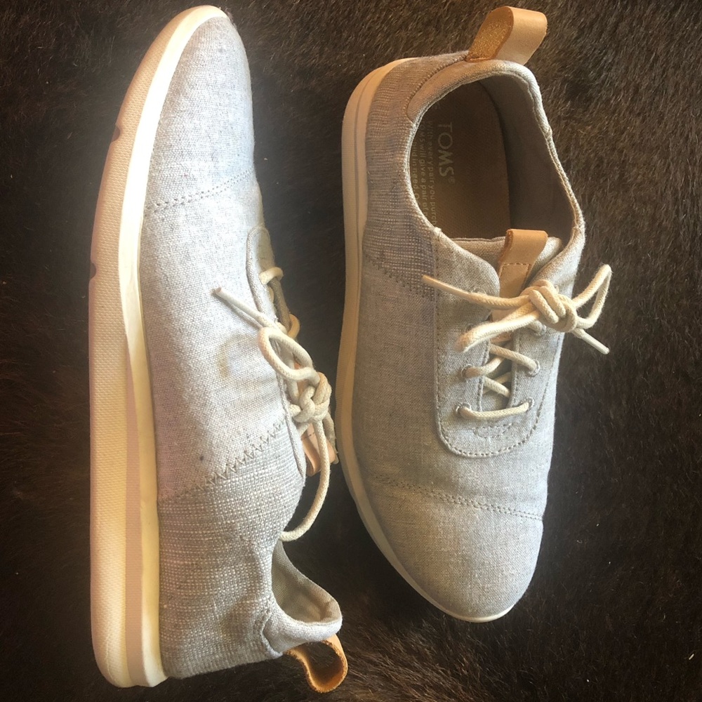 Toms sneakers